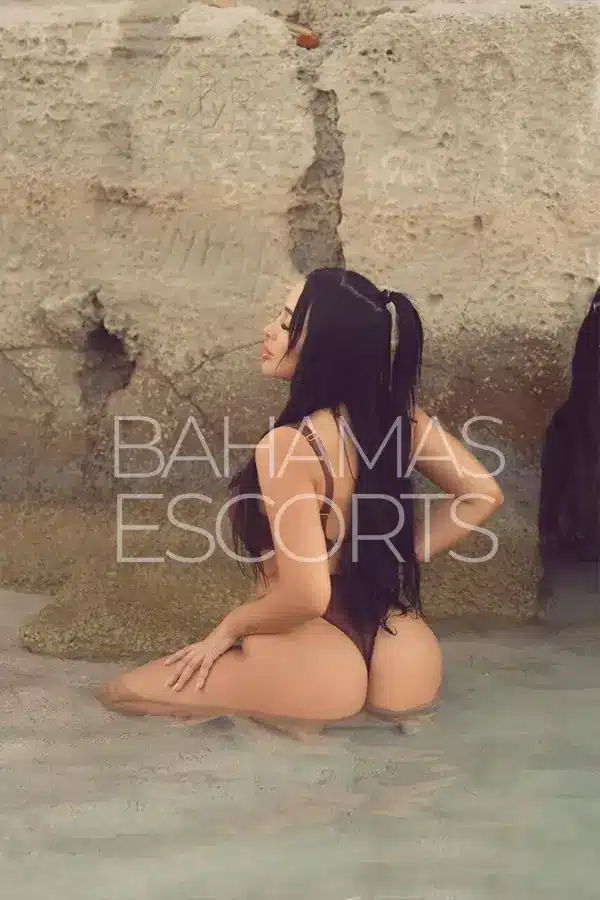 Classy Bahamas escort for upscale social and travel bookings