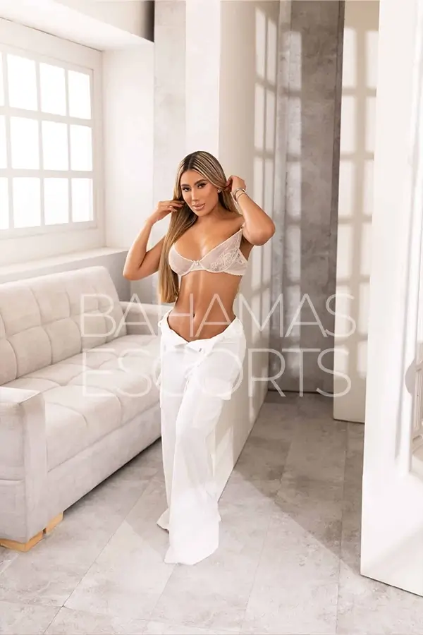 escort with blonde hair want to be spoiled all the time
