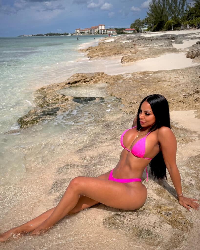 Barbie sexy disponible para visitas a domicili