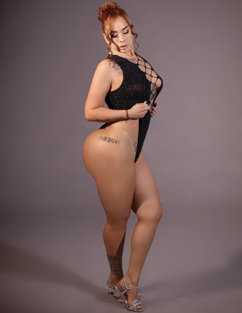 Very sexy Colombian girl with a big ass 🍑