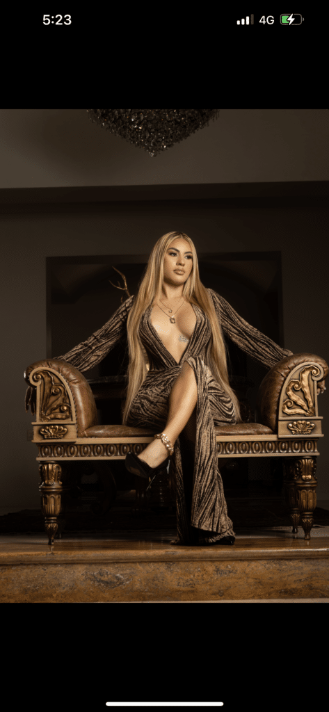 Rubia hot cozy